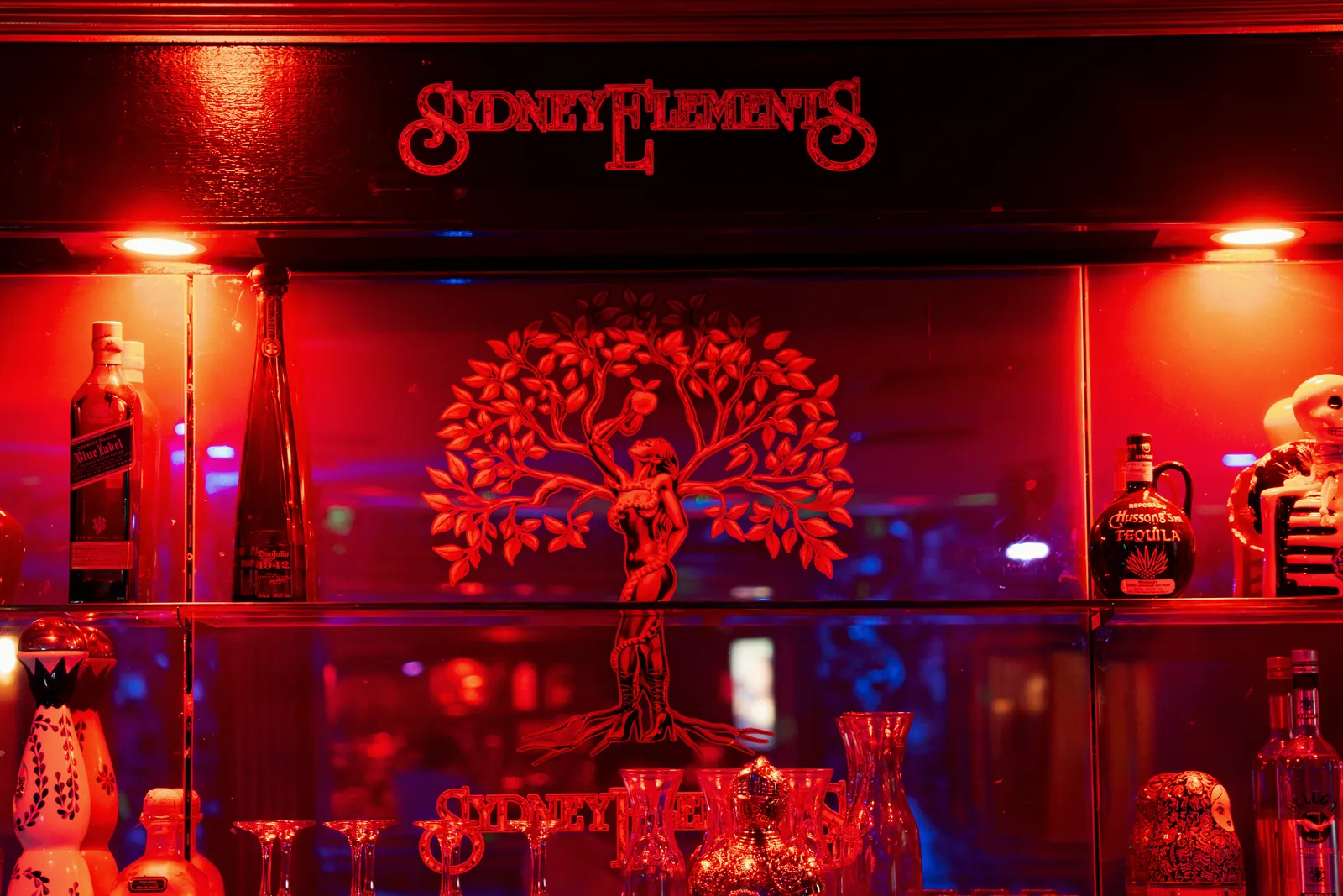The Sydney Elements tree emblem behind the back bar