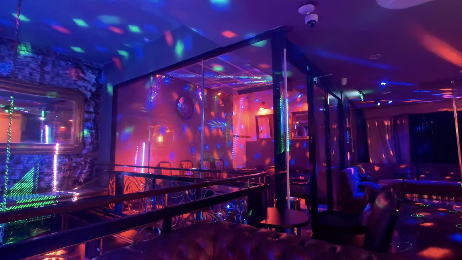 Chesterfield Lounge at Sydney Elements